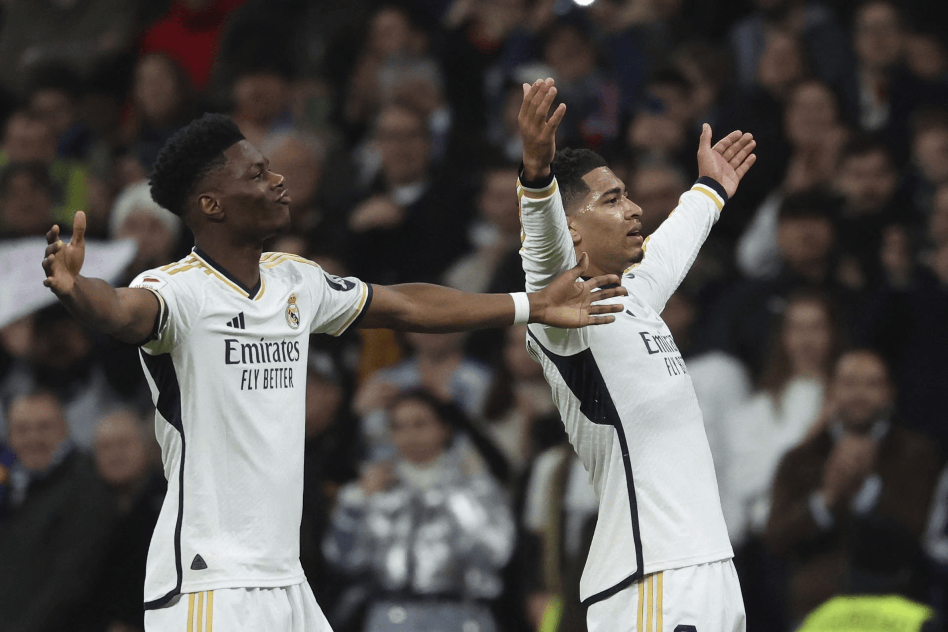 今夜突围战来临，纽卡斯尔围绕欧冠临场应变，媒体盛赞，身体对抗强度拉满的简单介绍