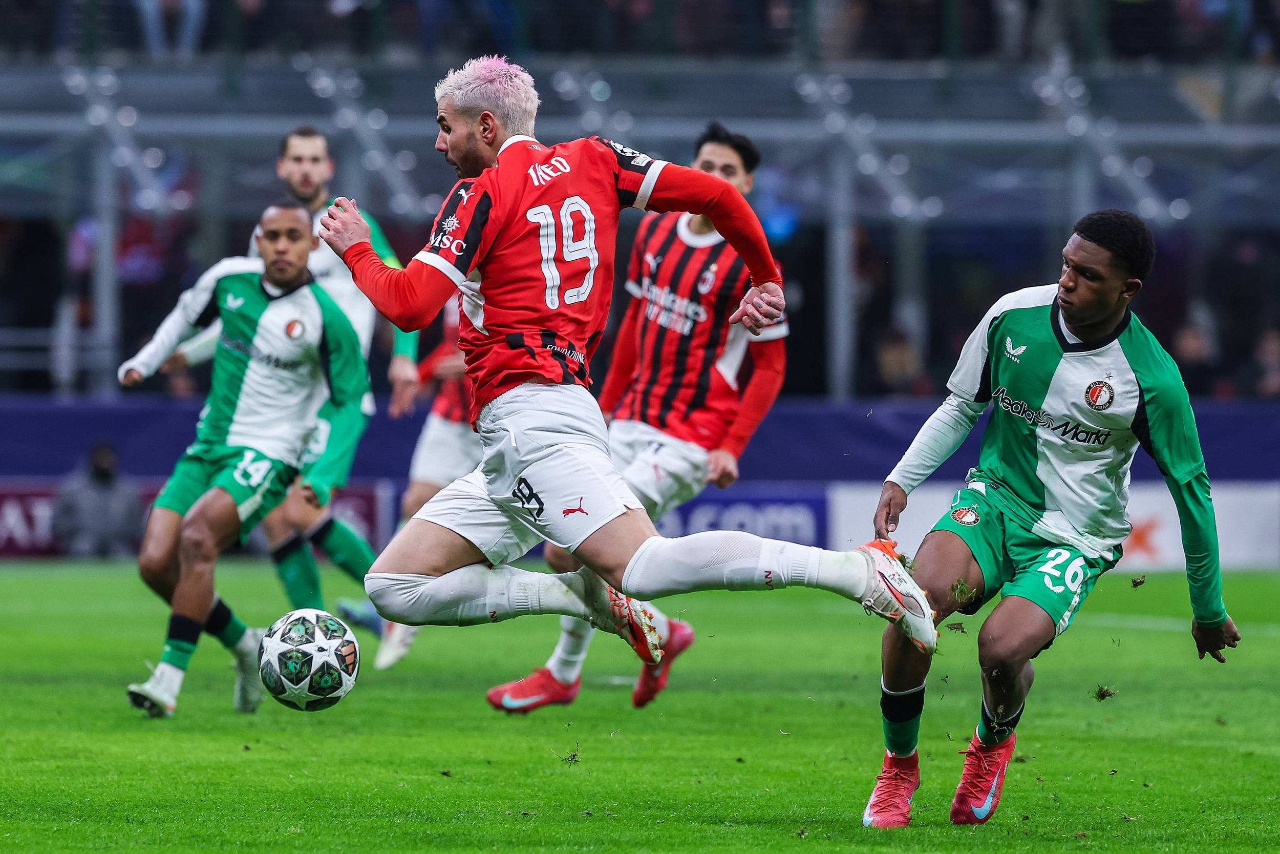 关于转折点国际米兰战术微调；荷甲冲刺阶段攻防权衡；底气十足；年轻球员得到机会的信息