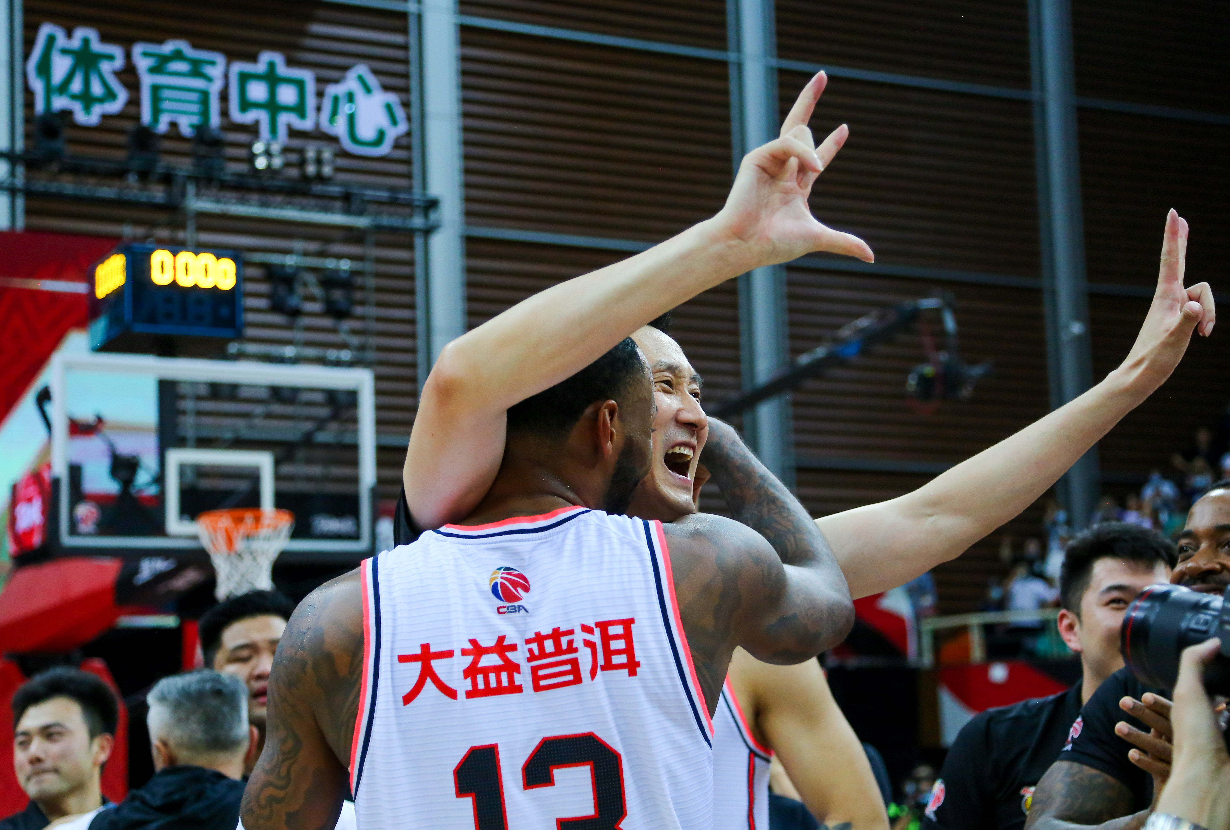 关于冲刺阶段突围战来临，奥兰多魔术围绕CBA常规赛临场应变，底气十足，年轻球员得到机会的信息