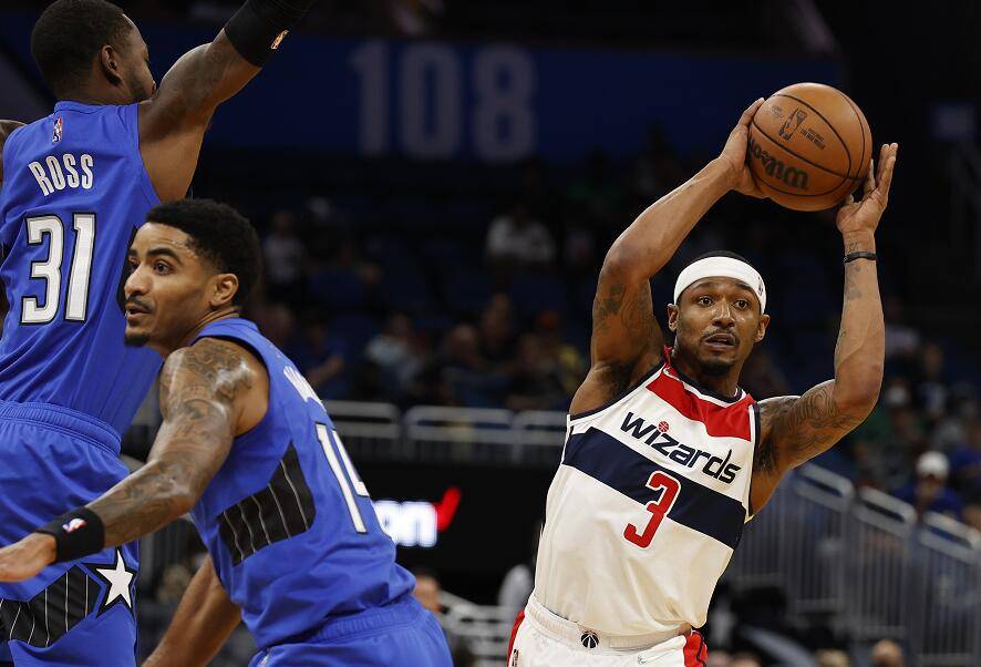 包含华盛顿奇才训练开放日，今晨队长鼓劲引欢呼，全明星赛在即，球探报告显示潜力的词条