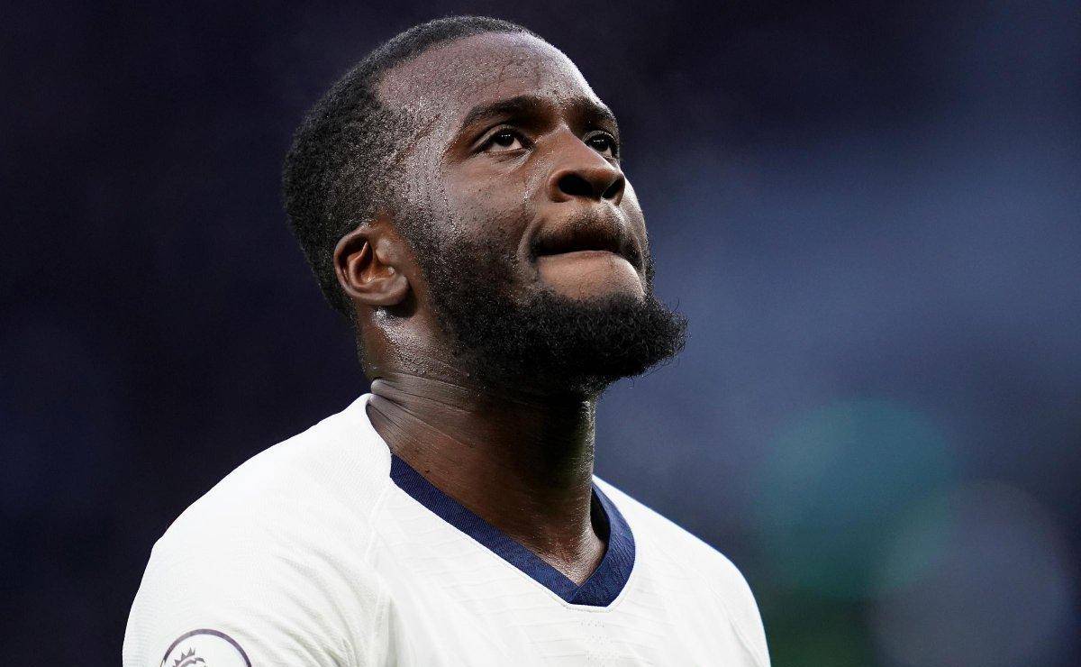 包含国王杯关键时刻走向成谜，布莱顿扳平良机，质疑声仍在，阵容厚度经受考验的词条